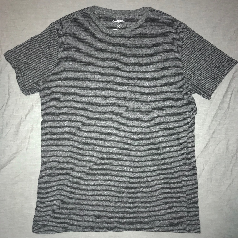 Men's gray and black striped t-shirt